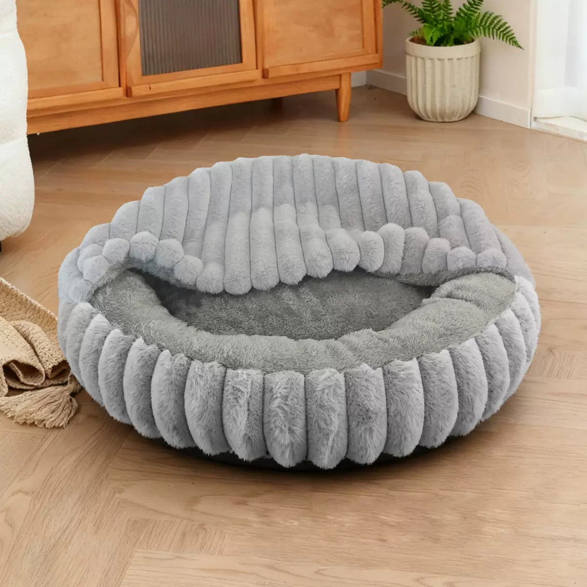 Hooded pet bed